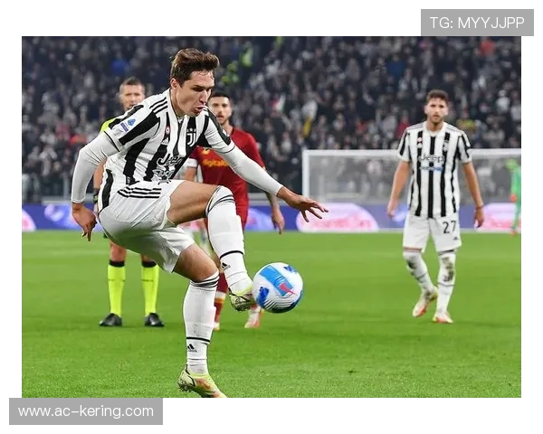 小基耶萨突破两人后爆射，尤文边路火力十足